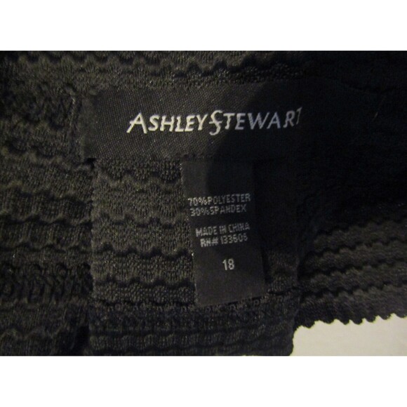 NWOT Ashley Stewart Black A Line Mini Skirt Silver Metallic Trim Flared Size 18 - Picture 4 of 4